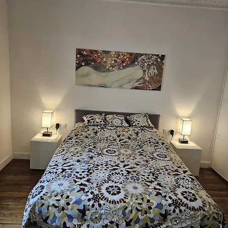 Montmartre Beautiful 67 M2 With Gym & Balcony * Paris
