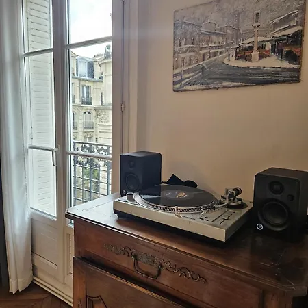 Montmartre Beautiful 67 M2 With Gym & Balcony