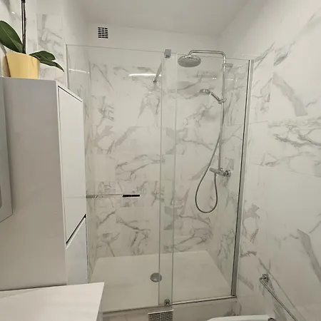 Montmartre Beautiful 67 M2 With Gym & Balcony Apartment