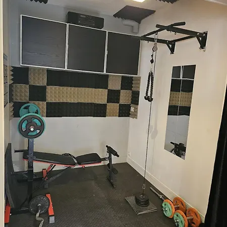 Apartment Montmartre Beautiful 67 M2 With Gym & Balcony