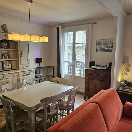 Montmartre Beautiful 67 M2 With Gym & Balcony Apartment *