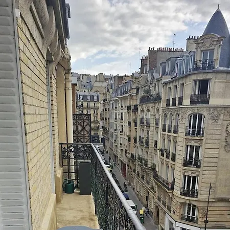 Apartment Montmartre Beautiful 67 M2 With Gym & Balcony