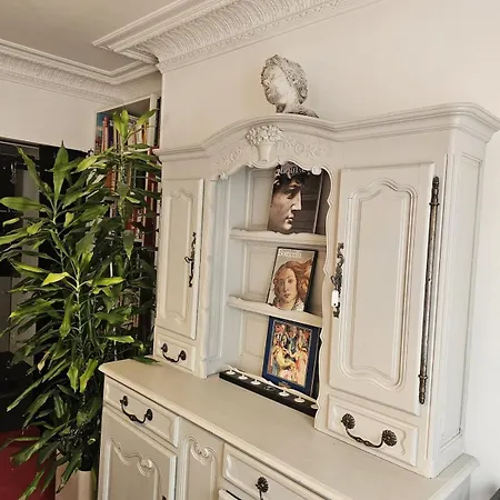 Montmartre Beautiful 67 M2 With Gym & Balcony Apartment