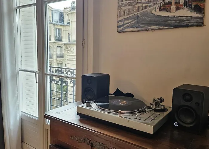 Montmartre Beautiful 67 M2 With Gym & Balcony