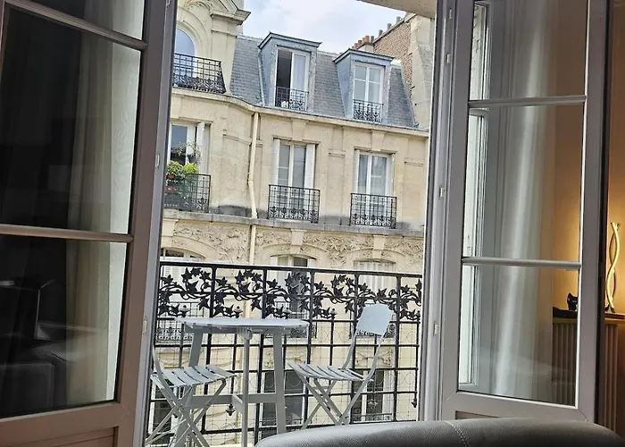 Διαμέρισμα Montmartre Beautiful 67 M2 With Gym & Balcony Παρίσι