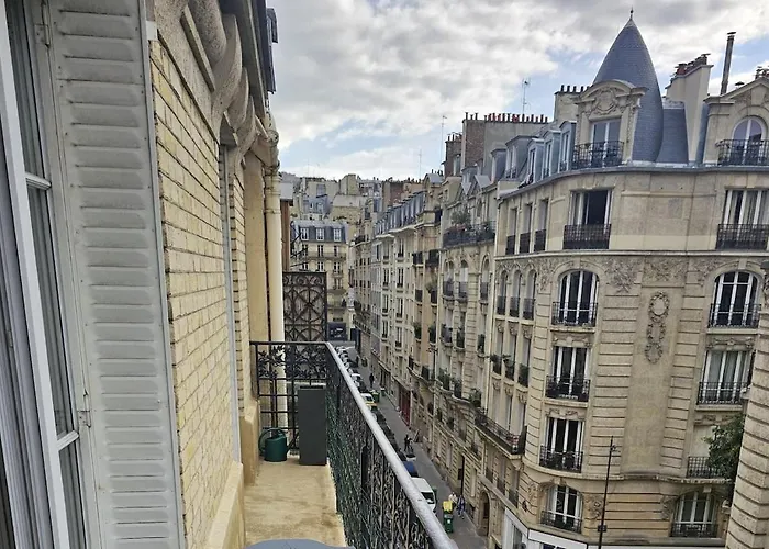 Διαμέρισμα Montmartre Beautiful 67 M2 With Gym & Balcony