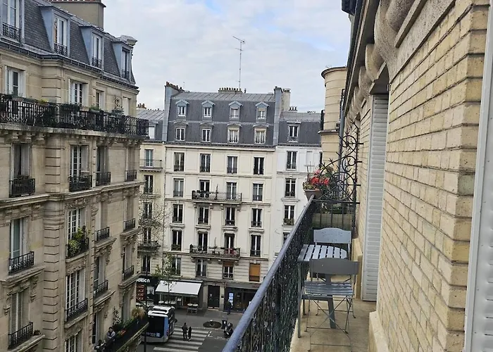 Montmartre Beautiful 67 M2 With Gym & Balcony Διαμέρισμα *