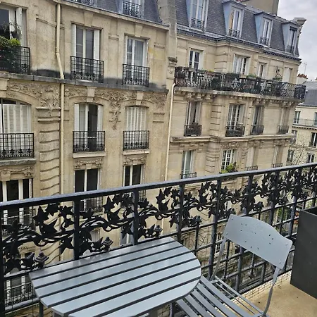 Montmartre Beautiful 67 M2 With Gym & Balcony Paryż